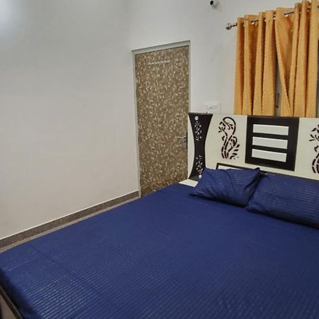 Hotel House Of Krishna Vrindāvan Esterno foto